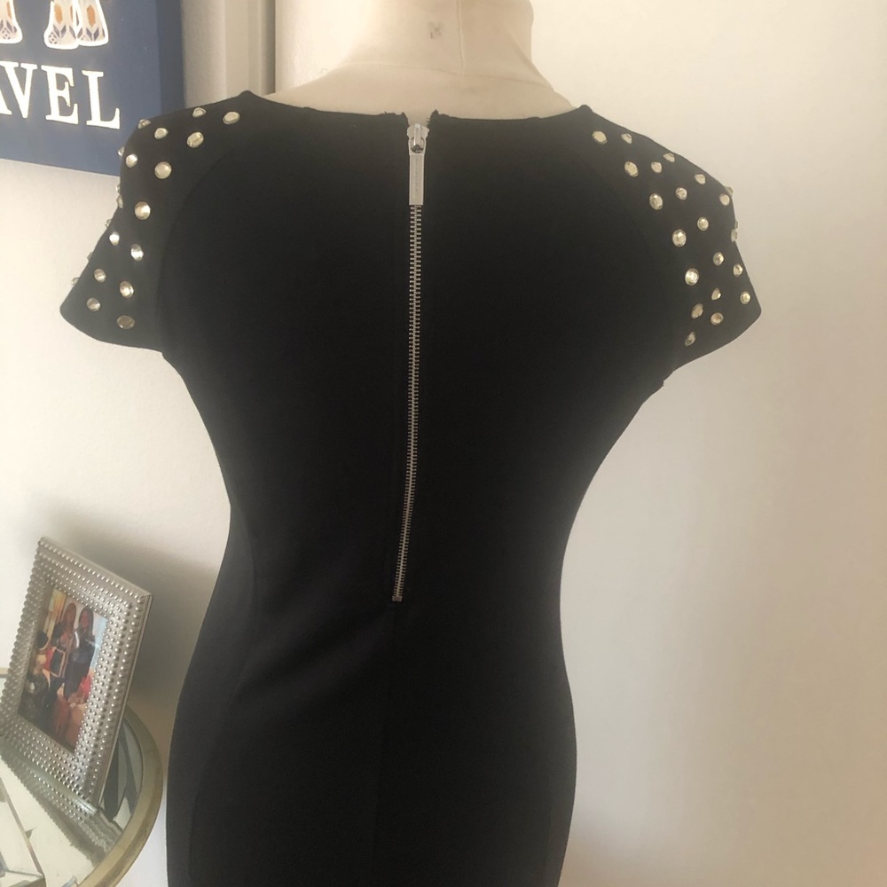 Dress - Picture 8 of 8